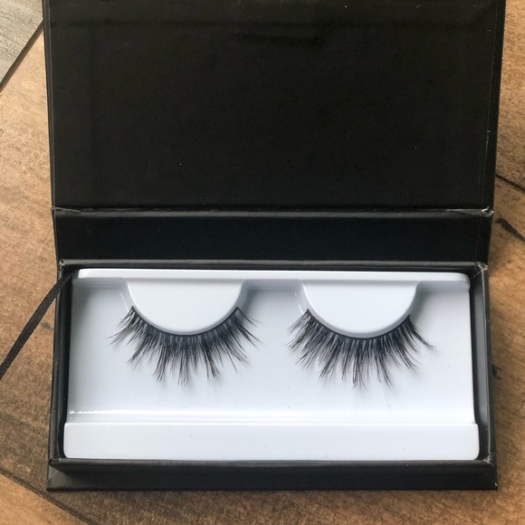 3 Pack Beautiful Mink False Lashes - Picture 4 of 4